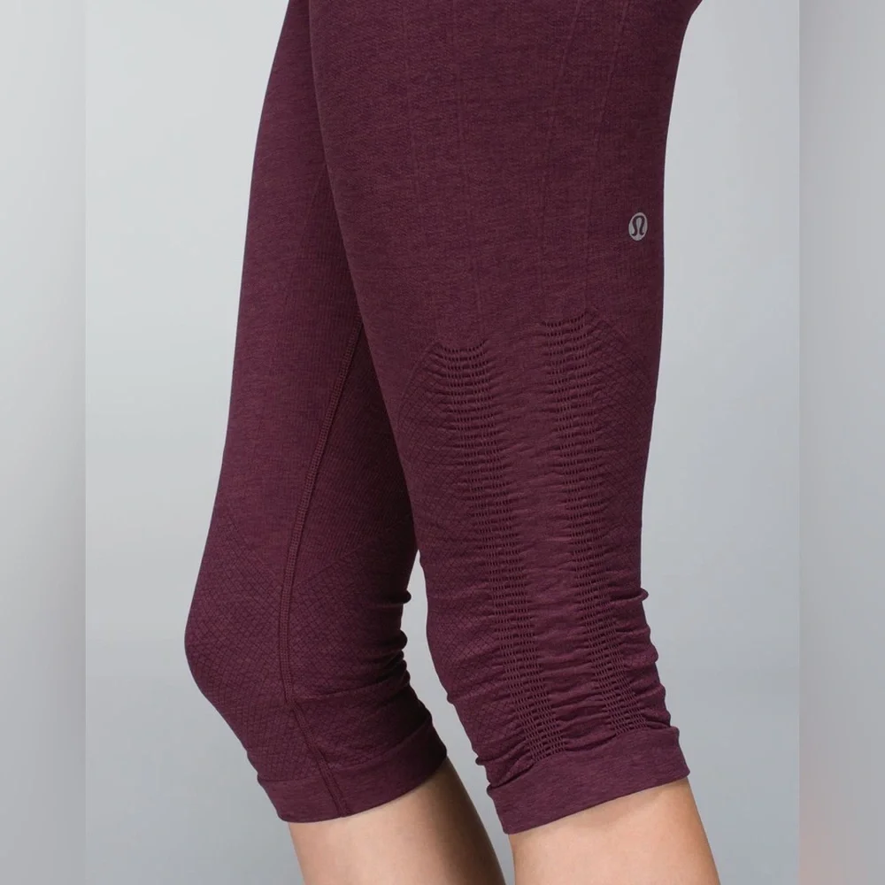 1 Lululemon In The Flow Crop II - Heathered Bordeaux Drama